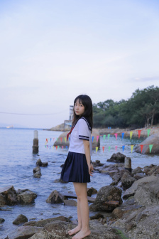 老妇与青年小说